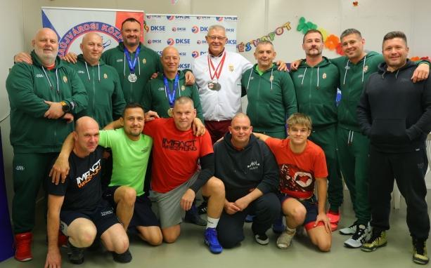 DSTV: A veteránok újra a reflektorfényben

A DSTV csatorna nem csupán a szórakoztatás színtere, hanem a veteránok számára is otthont ad, akik ismét megmutathatják tehetségüket az élvonalban. Az évek során felhalmozott tapasztalataik és bölcsességük révén 