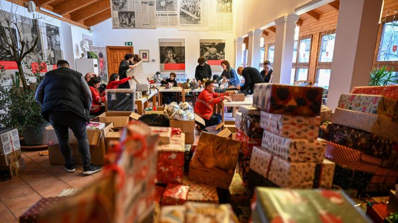 A Magyar Máltai Szeretetszolgálat karácsonyi ajándékgyűjtése ezúttal is a rászoruló gyermekek örömére irányul. Csatlakozz te is ehhez a nemes ügyhöz, és segíts, hogy a kisgyermekek arcára mosolyt csalhassunk az ünnepek alatt!