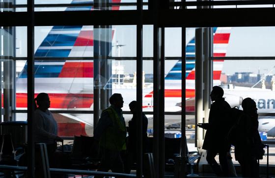 Az American Airlines összes járatát földre parancsolták az Egyesült Államok területén.