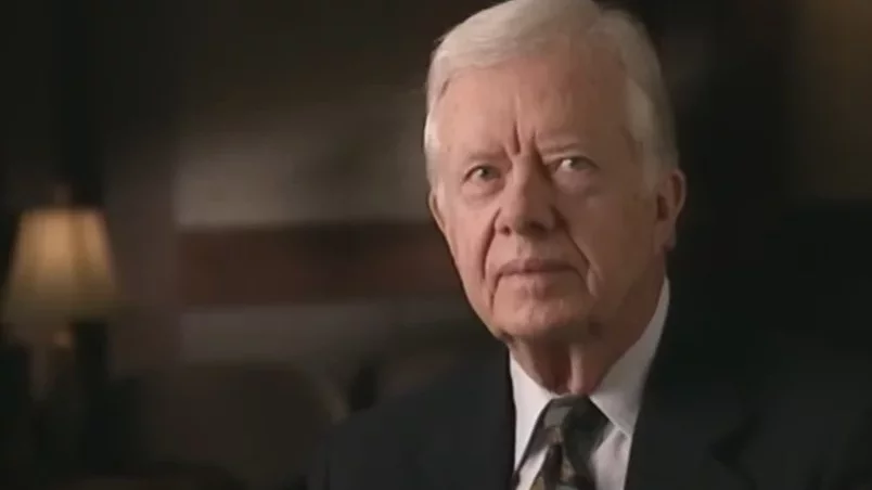 Jimmy Carter, aki 100 éves korában hunyt el, számos filmet tekintett meg elnöksége idején a Fehér Ház falai között. Az általa választott alkotások nemcsak szórakoztatásul szolgáltak, hanem gyakran tükrözték politikai nézeteit és az aktuális társadalmi kér