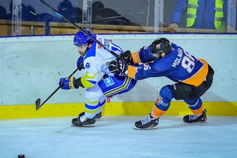Újra a Coronát erősíti a csíki hokis, aki hosszabbította szerződését az alapember szerepére | Székely Sport
