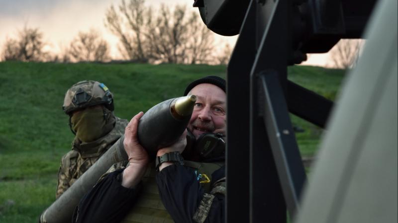 Oroszország több száz ukrán drónt semmisített meg, miközben rakétatámadások célpontjává vált egy Patriot légvédelmi rendszer is.