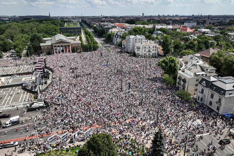 Tizenöt városban, beleértve Tiszaújvárost és Miskolcot, hangot adnak a független sajtó és a civil társadalom elhallgattatása elleni tiltakozásnak.