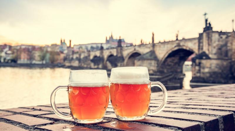 A cseh sörgyárak tavaly hatalmas mennyiségű sörrel büszkélkedhettek, ami igazán lenyűgöző teljesítménynek számít.
