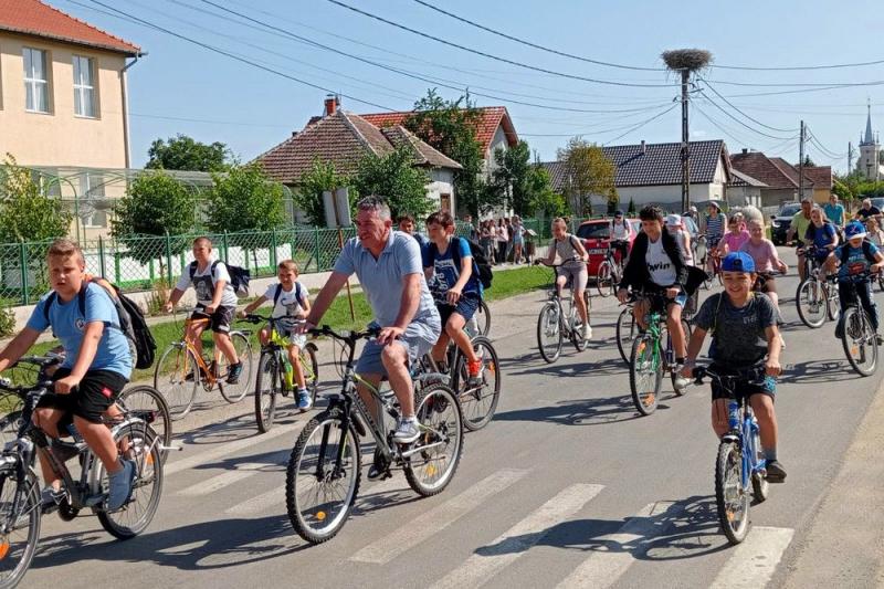 Csűry Bálint nyomdokait követve, újra egy izgalmas biciklitúrával kezdődött a vakáció Egriben.