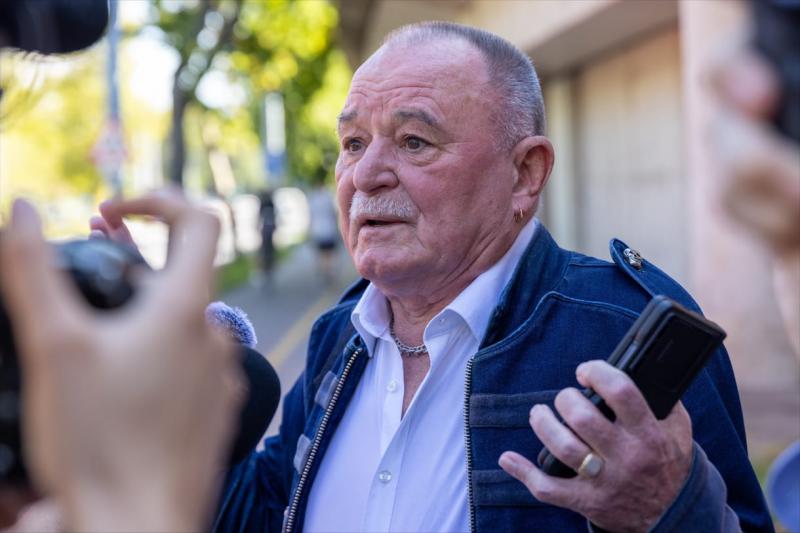 Nagy Feró: Krúbi talán otthon is merészebben szól, de Majka mégis egy fokkal erősebb, bár az ő zenéi is gyorsan a feledés homályába merülnek.