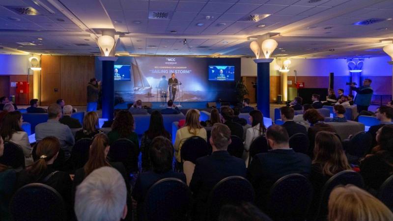 Az új szelfikirály nem feltétlenül a legjobb vezető - tapasztalatainkat az MCC Vezetői Konferenciáján osztjuk meg.