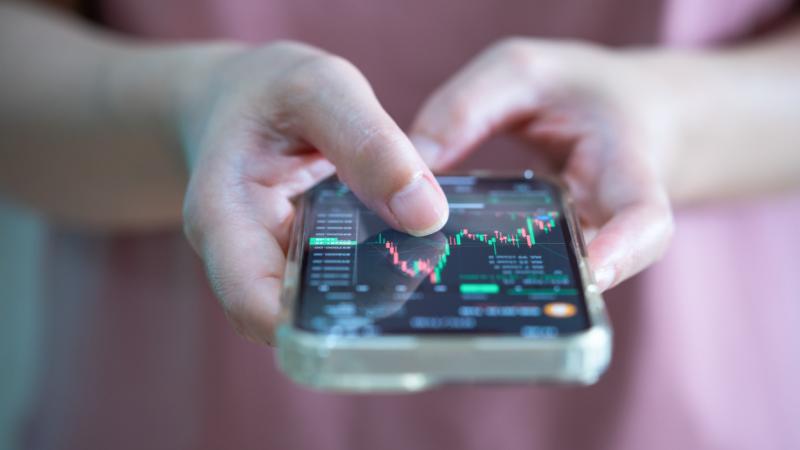 Változékony reggel a tőzsdén: az OTP erőteljes teljesítménye lendületet ad, míg a Mol visszafogja a piac dinamizmusát - Pénzcentrum